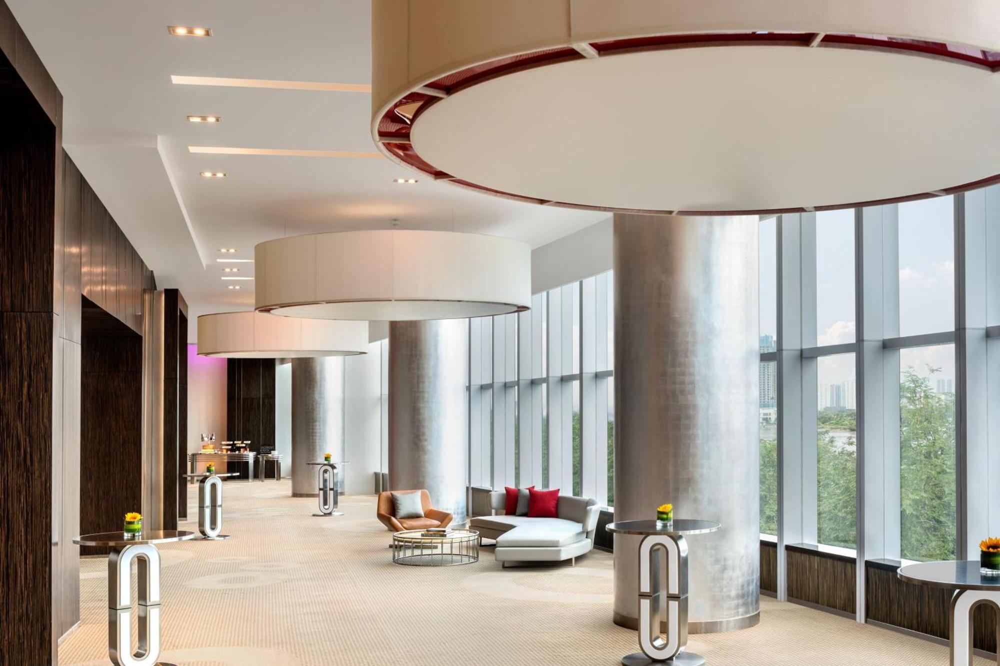 Khách sạn Le Meridien Saigon